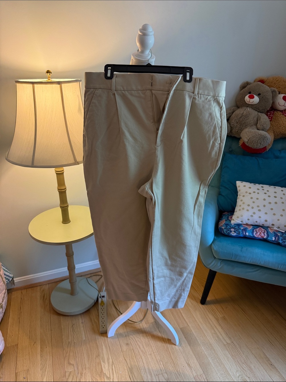 Banana Republic Classic Women’s Khaki Chino Pants